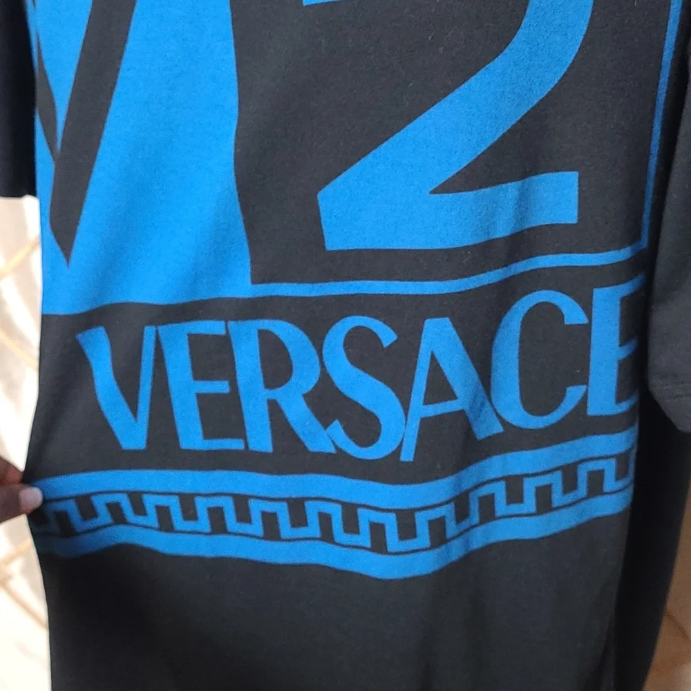 VERSACE V2 black men's t-shirt with blue logo size S - Picture 5 of 10
